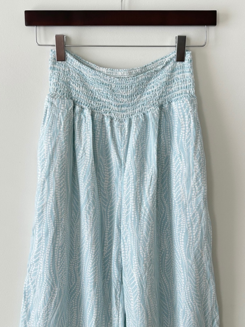 Joie Linen Blend Wide Leg Smocked Waist Light Blue & White Pants - Picture 2 of 16